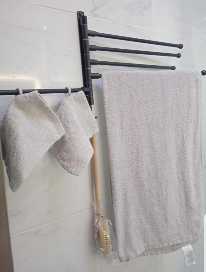 Tout Confort - Clim- Salle De Bain Commune 尼姆 外观 照片