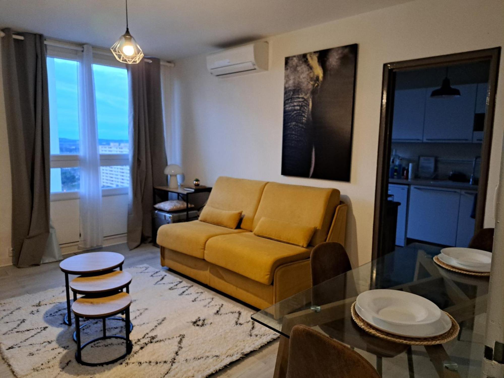 Tout Confort - Clim- Salle De Bain Commune 尼姆 外观 照片